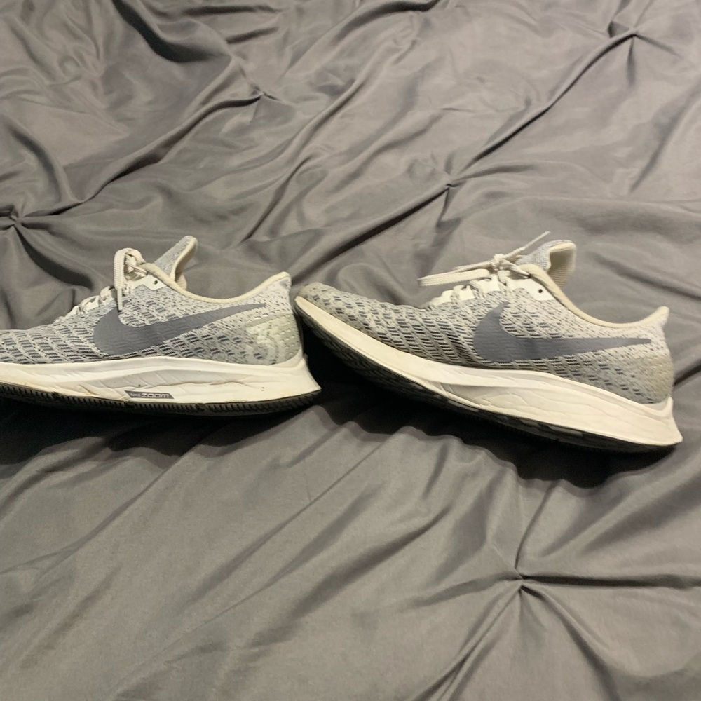 Nike Pegasus - Picture 2 of 3